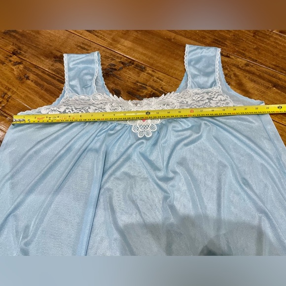 Vintage blue satin nightie - Picture 7 of 8